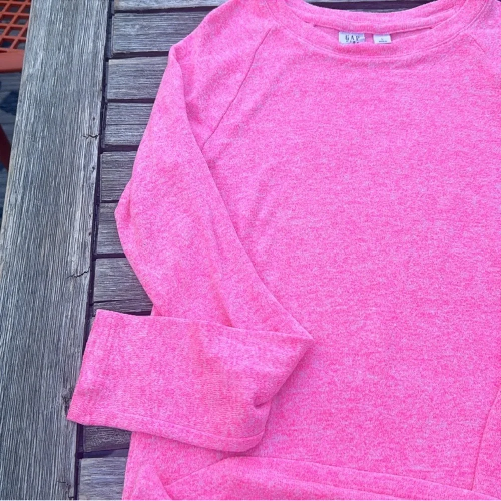 GAP hot pink